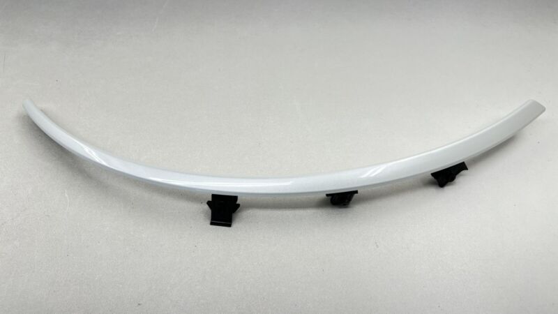 63873-6GR0B / 63873 6GR0B / 638736GR0B 24-25 NISSAN Z NISMO LEFT & RIGHT FRONT FENDER FLARE TRIM MOULDING WHITE OEM