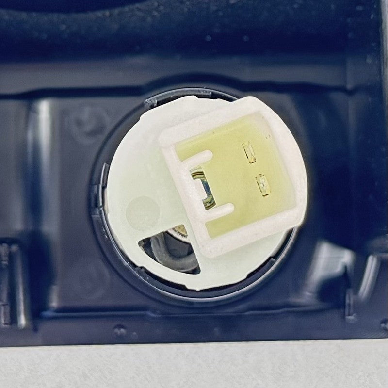 726123001 23-25 TOYOTA PRIUS CENTER CONSOLE DUAL INPUT TYPE C CHARGING PORT WITH TRIM OEM