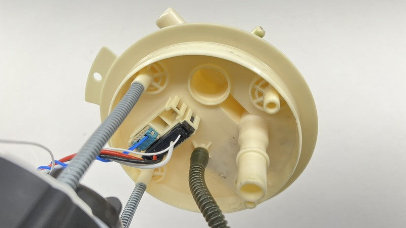 8561 7033 / 85617033 22-24 CADILLAC CT5 V BLACKWING GAS TANK FUEL PUMP SENDING UNIT 85617033 OEM