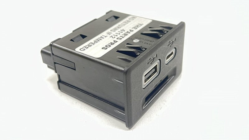 13529869 22-24 CADILLAC CT4 V BLACKWING CENTER CONSOLE USB PORT SD CARD SLOT READER OEM