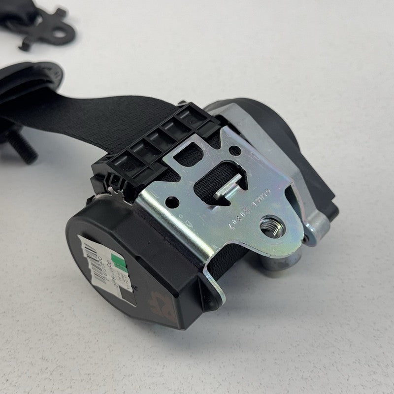 6 181 208 11-16 BMW M5 528 535 550 F10 Right Front Seatbelt Seat Belt Retractor Black OEM