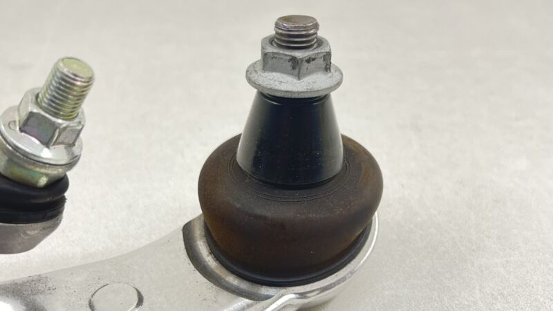 Does Not Apply 24-25 NISSAN Z NISMO LEFT REAR SPINDLE KNUCKLE HUB BEARING W/ CONTROL ARMS OEM