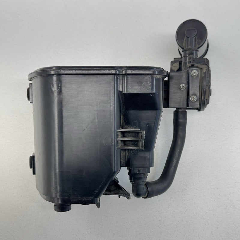 7 347 621 / 7347621 12-16 BMW M5 F10 Fuel Evap Vapor Charcoal Emission Canister OEM