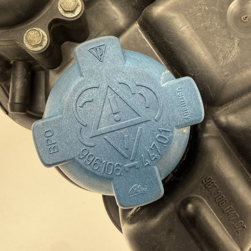 987.106.047.02 / 987 106 047 02 / 98710604702 05-12 Porsche Boxster Cayman 987 Water Coolant Reservoir Expansion Tank OE