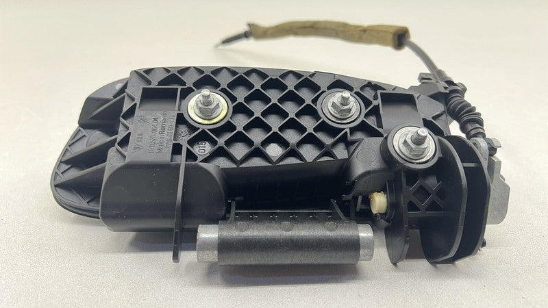 970.537.064.04 / 970 537 064 04 / 97053706404 10-16 PORSCHE PANAMERA PASSENGER RIGHT REAR EXTERIOR DOOR HANDLE ASSEMBLY 