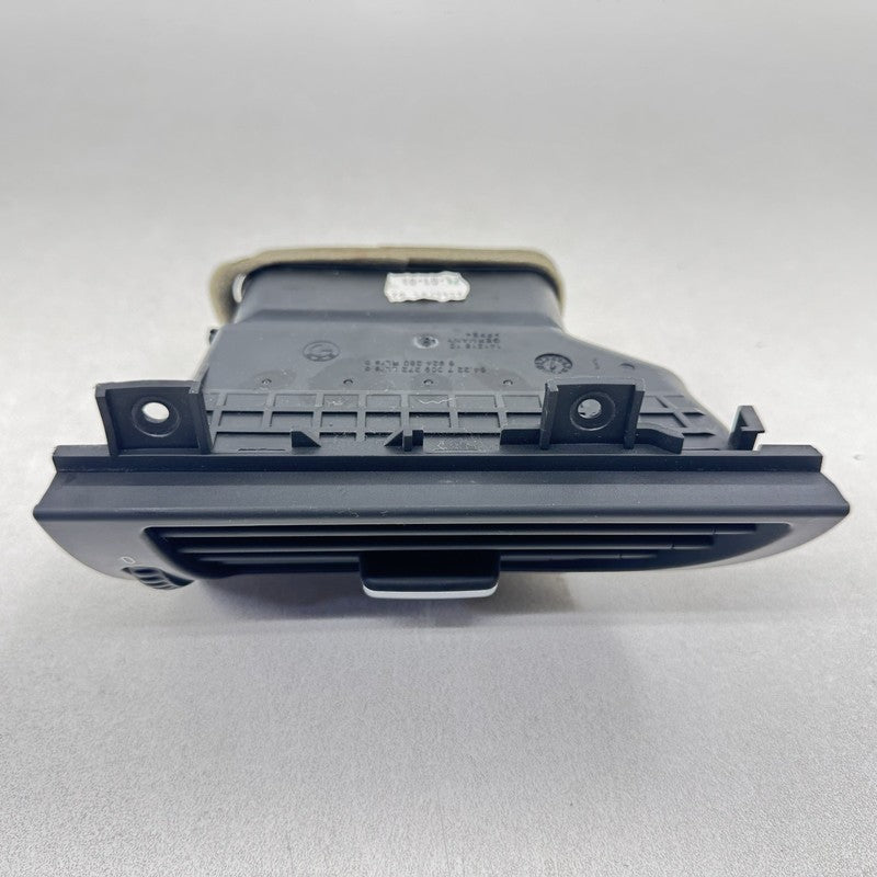 7 009 272 / 7009272 06-10 BMW M6 E63 E64 Passenger Right Front Dash Air Vent Grille Grill Trim OEM