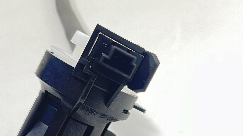 A 204 750 01 85 0185 / A2047500185 / 2047500185 12-18 MERCEDES BENZ CLS550 W218 TRUNK LID POWER LATCH LOCK ACTUATOR OEM