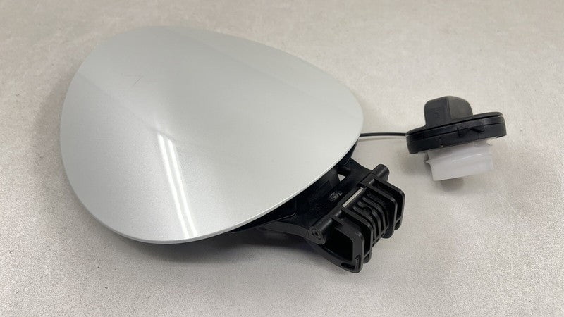 78830-6GP0A / 78830 6GP0A / 788306GP0A 22-25 NISSAN Z FUEL TANK GAS CAP DOOR LID COVER WHITE 78830-6GP0A OEM