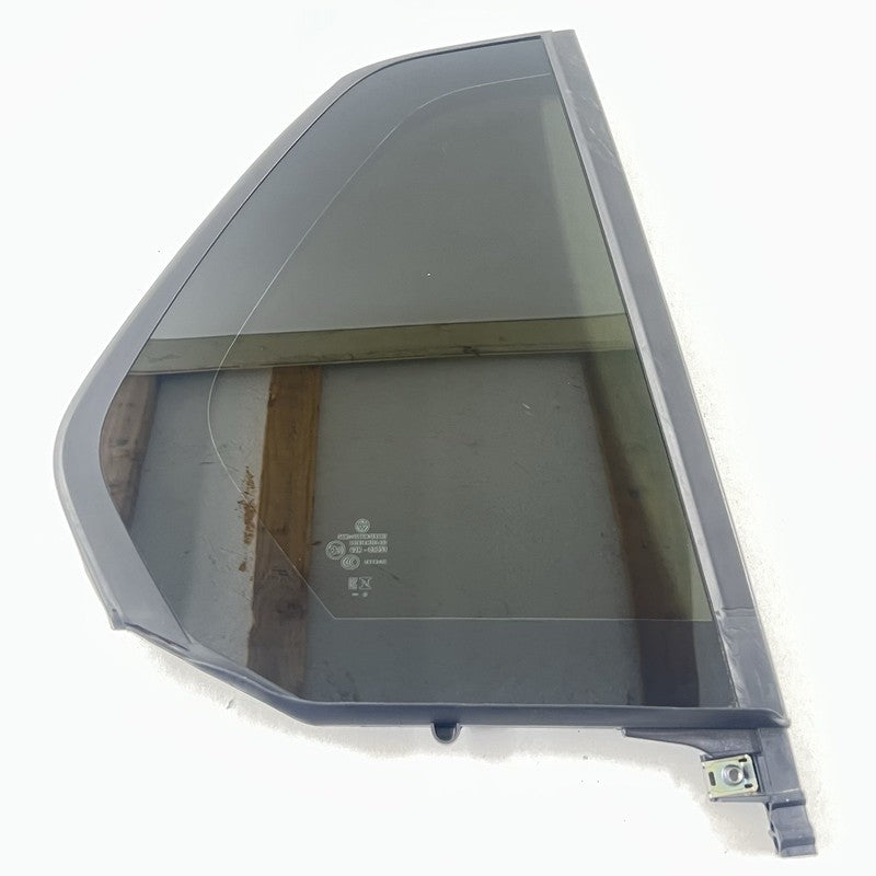 43R-01351 / 43R 01351 / 43R01351 22-25 VOLKSWAGEN GOLF R MK8 PASSENGER RIGHT REAR DOOR CORNER GLASS OEM