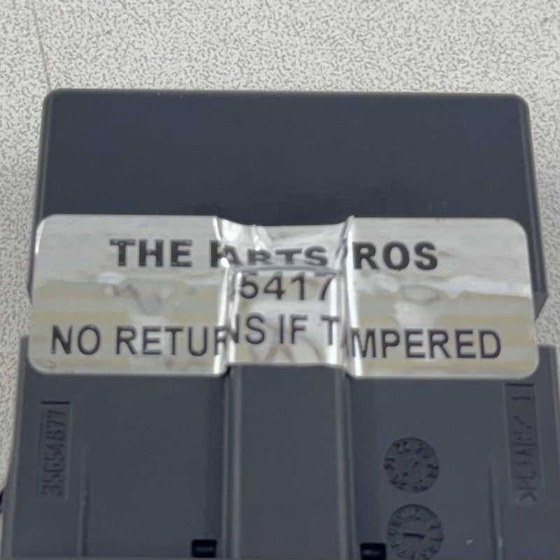 2G6-035-718 / 2G6.035.718 / 2G6 035 718 / 2G6035718 22-25 VOLKSWAGEN GOLF R MK8 REAR CENTER CONSOLE DUAL USB PORT CHARGE