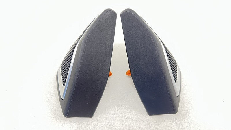 A 218 720 02 48 0248 / A2187200248 / 2187200248 12-18 MERCEDES CLS550 HARMAN KARDON DOOR PANEL CORNER TWEETER SPEAKER PA