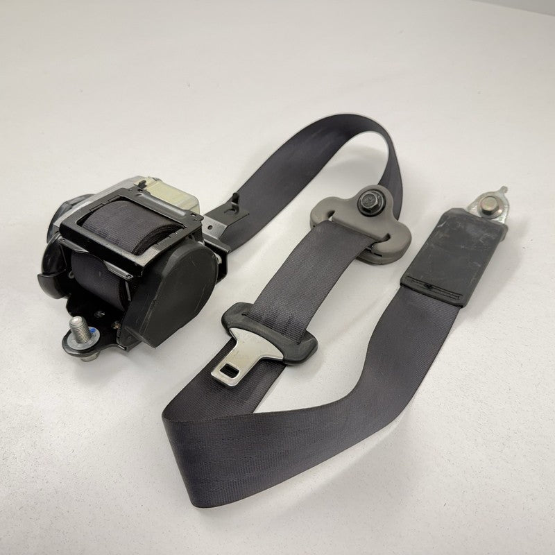 81450-SZA-A012-C1 / 81450 SZA A012 C1 / 81450SZAA012C1 09-15 Honda Pilot Passenger Right Front Seatbelt Seat Belt Retrac