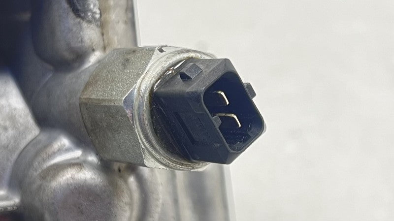 7 836 449 / 7836449 06-10 BMW M6 E63 E64 MOTOR ENGINE OIL COOLER FILTER HOUSING CANISTER 7836449 OEM