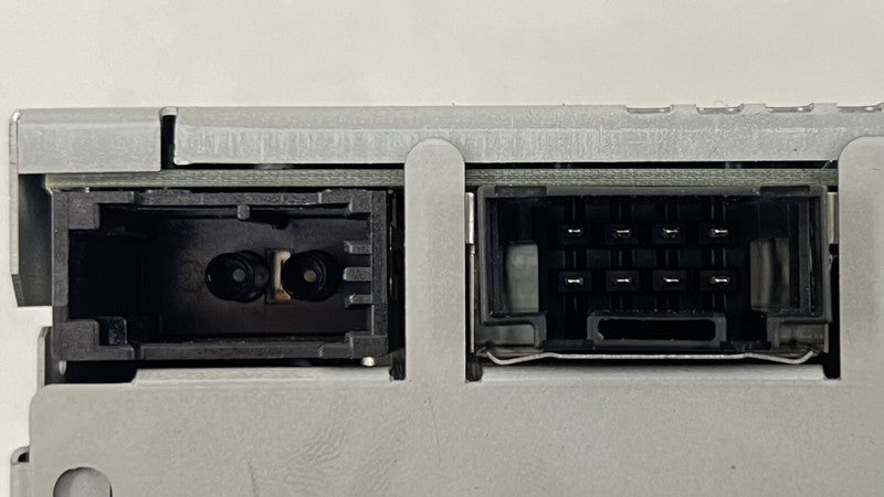 997.642.135.04 / 997 642 135 04 / 99764213504 05-12 PORSCHE 911 997 NAVIGATION NAVI DVD MAP DRIVE PLAYER 997.642.135.04 