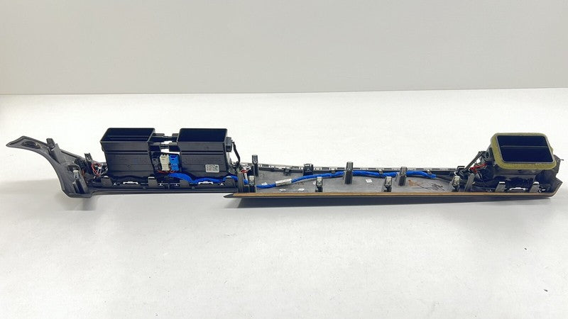 A 218 830 09 64 0964 / A2188300964 / 2188300964 12-18 MERCEDES BENZ FRONT DASH BOARD DASHBOARD TRIM PANEL W/ AIR VENTS P