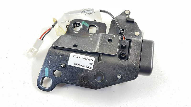 9224644A 15-17 MCLAREN 650S SPIDER RIGHT FRONT UPPER CONVERTIBLE TOP LATCH LOCK OEM