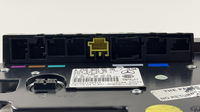 2168205226 / A2168205226 / A 216 820 52 26 5226 07-09 MERCEDES BENZ W221 S550 FRONT OVERHEAD CONSOLE READING LIGHT DOME 