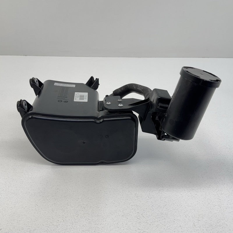 7 347 621 / 7347621 12-16 BMW M5 F10 Fuel Evap Vapor Charcoal Emission Canister OEM