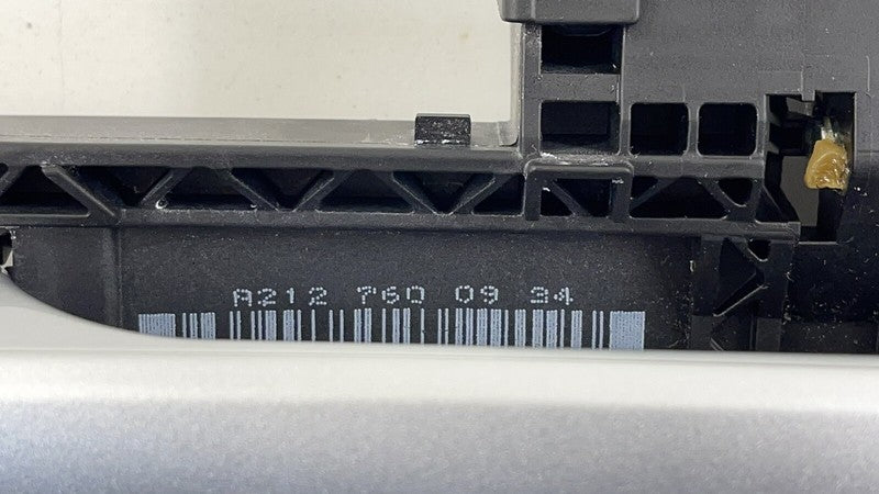 2127600934 / A2127600934 / A 212 760 09 34 10-13 MERCEDES BENZ W212 E CLASS PASSENGER RIGHT REAR EXTERIOR DOOR HANDLE OE