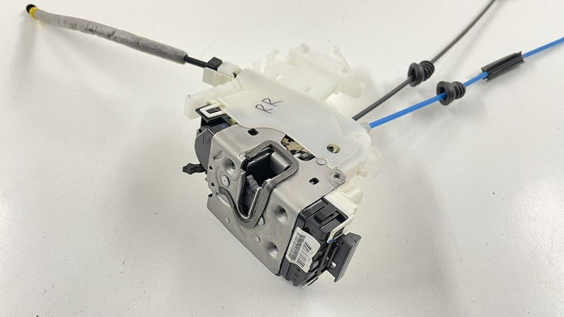 0997300435 / A0997300435 / A 099 730 04 35 0435 08-14 MERCEDES BENZ W204 W212 C E CLASS RIGHT REAR DOOR LOCK LATCH ACTUA