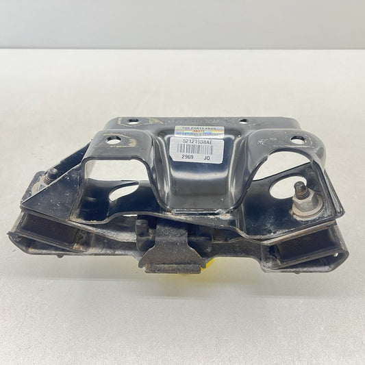 52121938AE 19-24 RAM 2500 3500 TRANSMISSION MOUNT SUPPORT BRACKET 52121938AE OEM