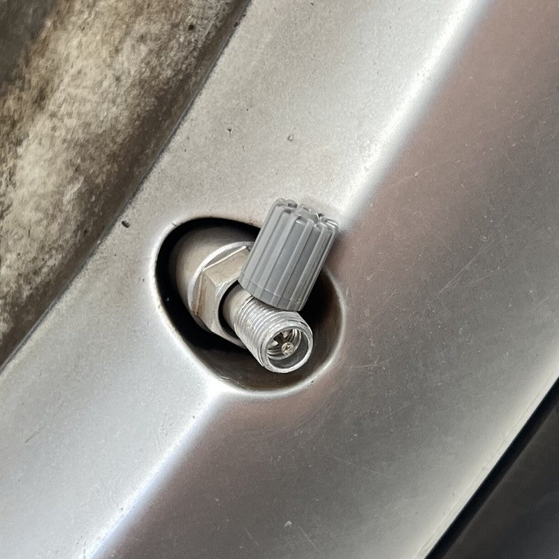 92230893 10-15 CHEVROLET CAMARO SS REAR WHEEL RIM W/ TIRE 20x9 +40 OFFSET FACTORY OEM