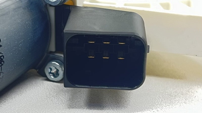 A 207 820 06 42 0642 / A2078200642 / 2078200642 12-18 MERCEDES BENZ CLS550 W218 RIGHT REAR DOOR WINDOW REGULATOR MOTOR O