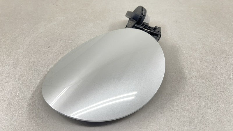 78830-6GP0A / 78830 6GP0A / 788306GP0A 22-25 NISSAN Z FUEL TANK GAS CAP DOOR LID COVER WHITE 78830-6GP0A OEM