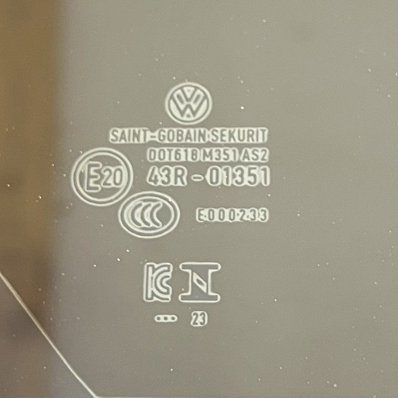 43R-01351 / 43R 01351 / 43R01351 22-25 VOLKSWAGEN GOLF R MK8 PASSENGER RIGHT REAR DOOR CORNER GLASS OEM