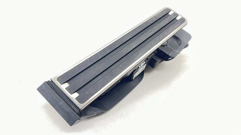 298.721.507.B / 298 721 507 B / 298721507B 10-16 PORSCHE PANAMERA GAS ACCELERATOR THROTTLE PEDAL SENSOR 298.721.507.B OE