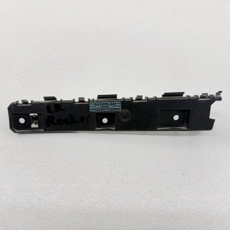 PR3B C290A05 A / PR3BC290A05A 24-26 Ford Mustang Left Rear Rocker Panel Side Skirt Retainer Bracket OEM