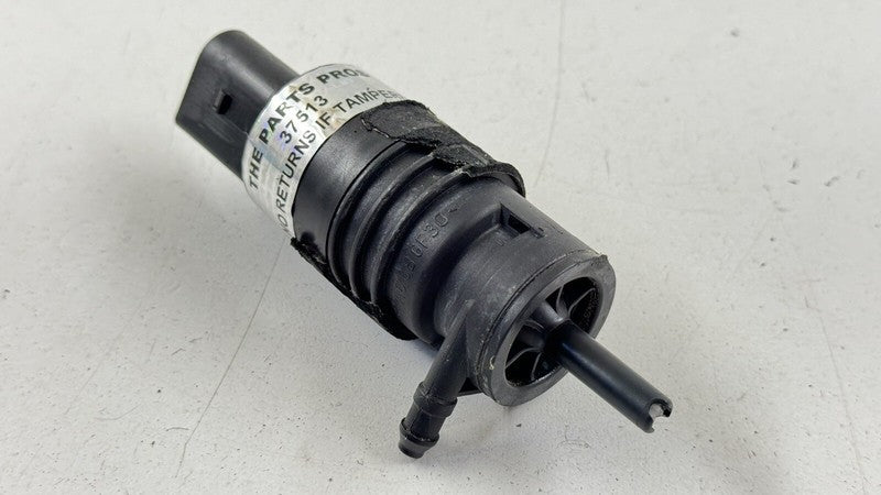 1K5 955 651 / 1K5955651 11-23 AUDI A8 S8 WASHER BOTTLE WATER PUMP MOTOR SENDING UNIT 1K5955651 OEM