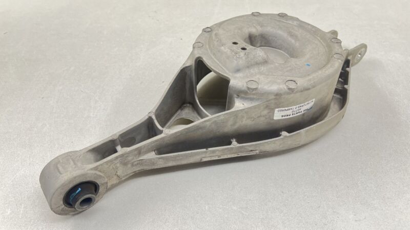 Does Not Apply 24-25 NISSAN Z NISMO LEFT REAR SPINDLE KNUCKLE HUB BEARING W/ CONTROL ARMS OEM