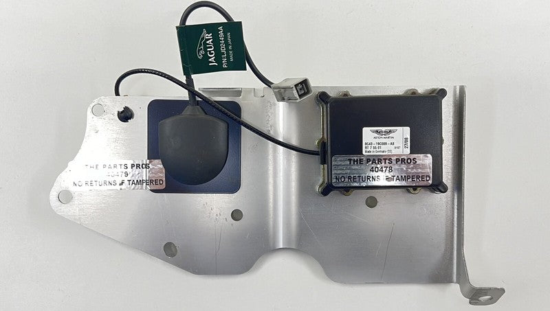 8G43-19C089-AB / 8G43 19C089 AB / 8G4319C089AB 07-10 ASTON MARTIN VANTAGE NAVIGATION RADIO GPS ANTENNA MODULE OEM