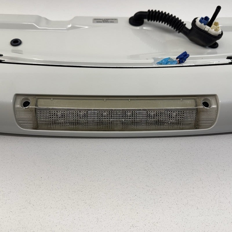 82819-48280 / 82819 48280 / 8281948280 08-13 Toyota Highlander Rear Tailgate Spoiler Wing W/ Third Brake Light OEM