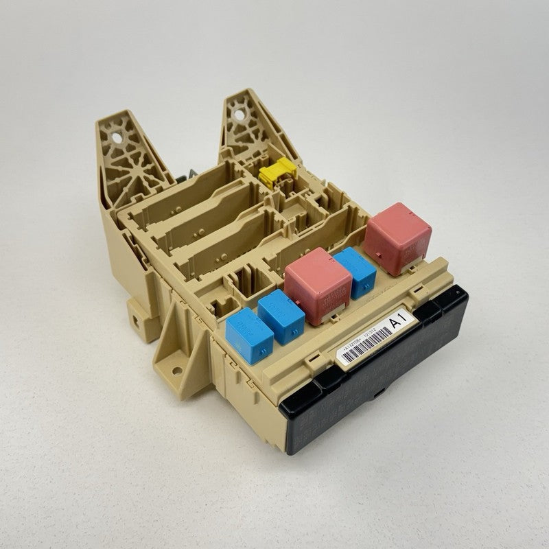 81980-53020 / 81980 53020 / 8198053020 11-13 Toyota Highlander Interior Cabin Fuse Relay Junction Box OEM