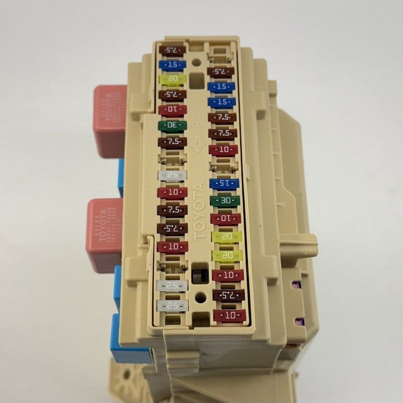 81980-53020 / 81980 53020 / 8198053020 11-13 Toyota Highlander Interior Cabin Fuse Relay Junction Box OEM