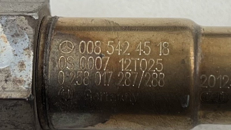 A 006 542 20 18 2018 / A0065422018 / 0065422018 12-18 MERCEDES BENZ CLS550 W218 AIR FUEL RATIO OXYGEN O2 SENSOR SET OF 4