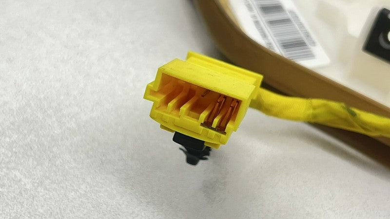 970.803.062.04 / 970 803 062 04 / 97080306204 10-16 PORSCHE PANAMERA RIGHT FRONT LOWER KNEE AIRBAG AIR BAG SRS LUXOR BEI