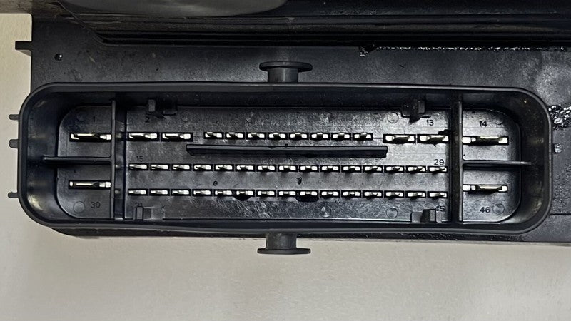 8682 3849 / 86823849 22-24 CADILLAC CT4 V BLACKWING MANUAL ABS PUMP ANTI BRAKE LOCK PUMP MODULE OEM