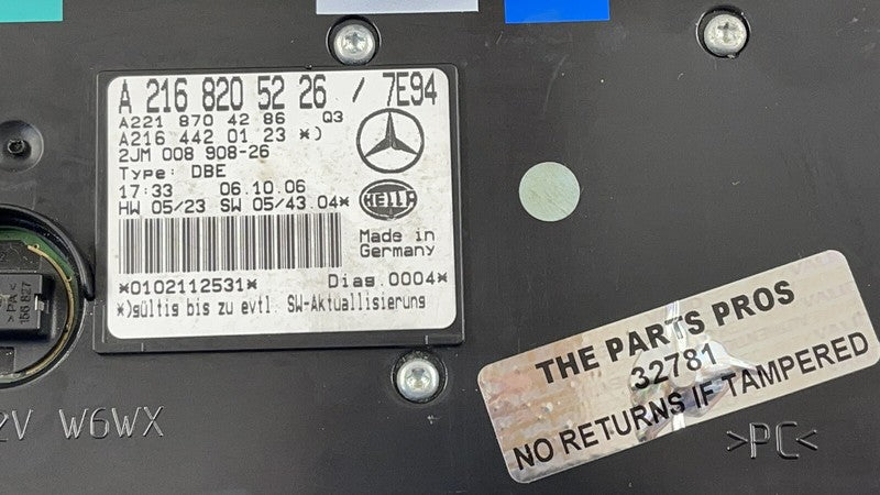 2168205226 / A2168205226 / A 216 820 52 26 5226 07-09 MERCEDES BENZ W221 S550 FRONT OVERHEAD CONSOLE READING LIGHT DOME 