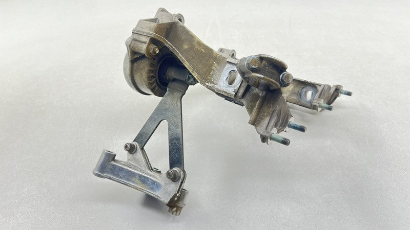 987.375.206.01 / 987 375 206 01 / 98737520601 05-08 PORSCHE BOXSTER CAYMAN 987 RIGHT REAR SUBFRAME SUPPORT MOUNT BRACKET