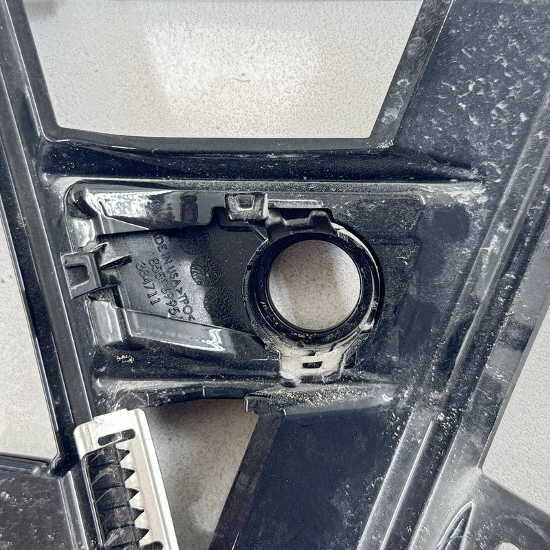 85620535 22-24 CADILLAC CT5 V BLACKWING RIGHT FRONT BUMPER GRILLE GRILL TRIM 85620535 OEM