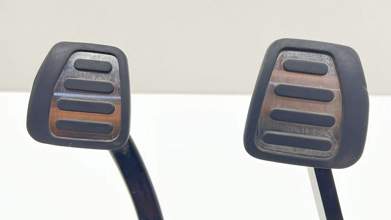 8514 4647 / 85144647 22-24 CADILLAC CT4 V BLACKWING MANUAL TRANS CLUTCH BRAKE PEDAL ASSEMBLY OEM