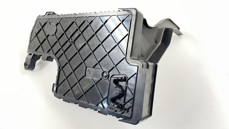 1078673-00-H / 1078673 00 H / 107867300H 17-23 TESLA MODEL 3 DRIVER LEFT FRONT VOLTAGE BODY CONTROL MODULE 107867300H OE