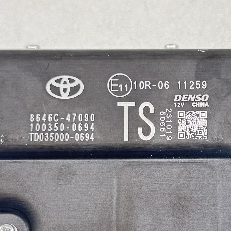 100350-0694 / 100350 0694 / 1003500694 23-25 Toyota Prius Front Windshield Lane Keep Assist Camera 8646C-47090 OEM