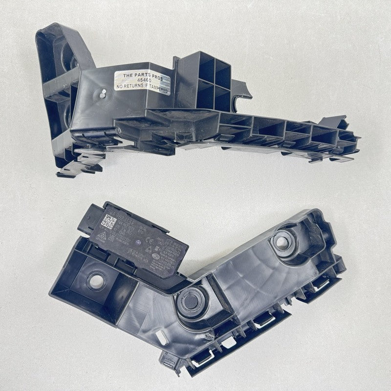 5H6-807-393 / 5H6 807 393 / 5H6807393 22-24 VOLKSWAGEN GOLF R LEFT REAR BUMPER BRACKET MOUNT WITH KEYLESS ANTENNA OEM