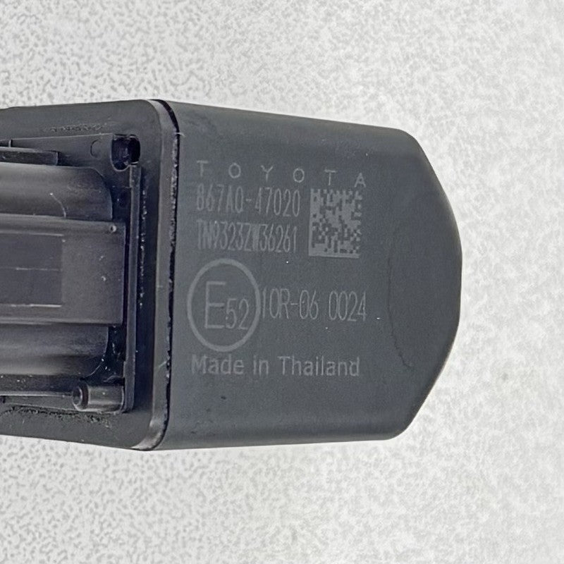 867A0-47020 / 867A0 47020 / 867A047020 23-25 TOYOTA PRIUS REAR VIEW REVERSE BACKUP BACK UP DUAL CAMERA ASSEMBLY OEM