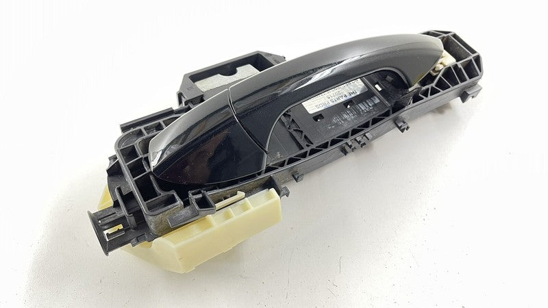 2047601034 / A2047601034 / A 204 760 10 34 1034 08-14 MERCEDES W204 W212 C E CLASS DRIVER LEFT REAR DOOR HANDLE BLACK OE