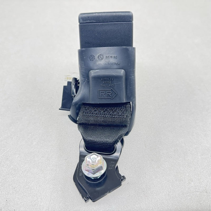 6576192 23-25 TOYOTA PRIUS LEFT AND RIGHT REAR SEAT BELT SEATBELT BUCKLE PAIR OEM